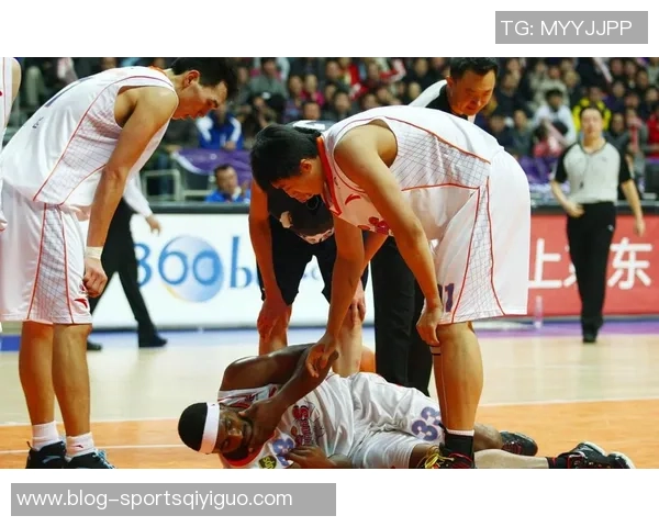 进攻乏力替补表现平平三分球命中率低迷仅得三分助攻却有贡献